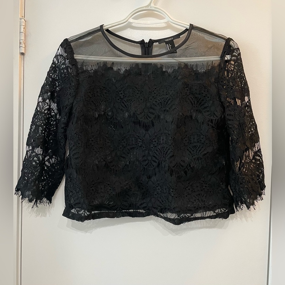 Forever 21 Black Lace Quarter Sleeve Lace Crop Top - size S